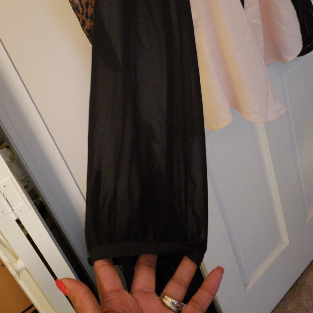 Blouse - Picture 2 of 3